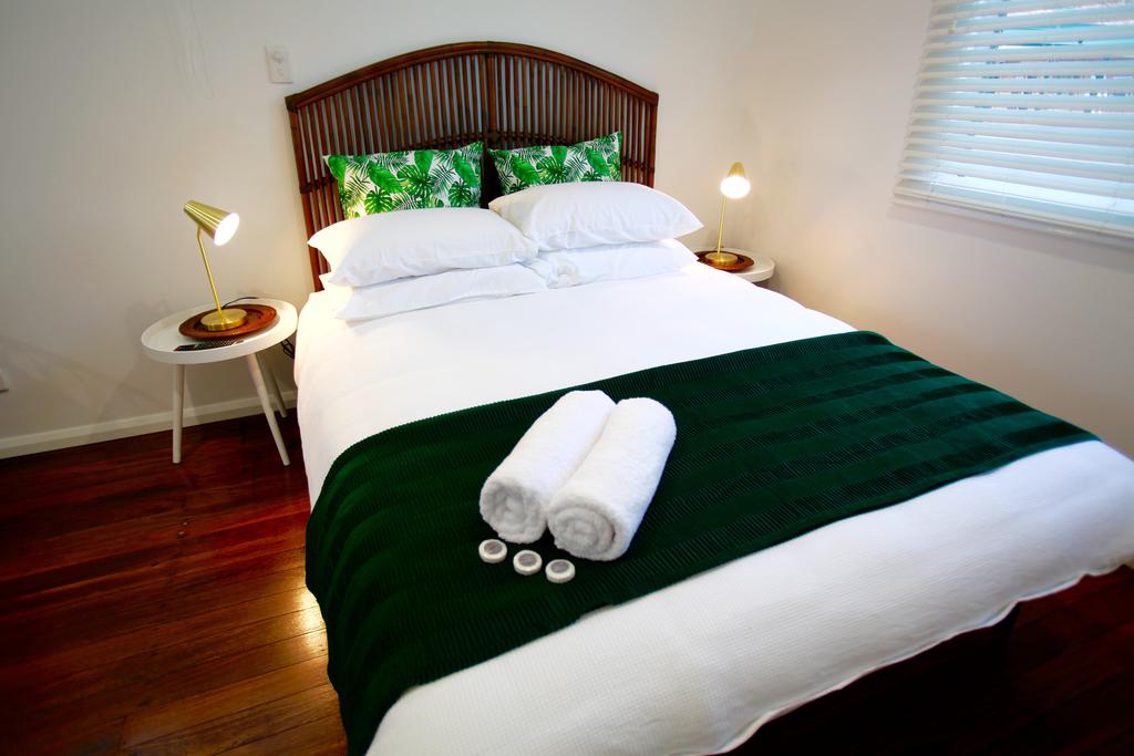Tea Gardens NSW Palm Beach Accommodation