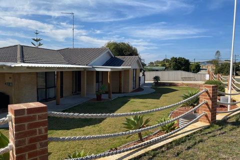 The Anchorage - Palm Beach Accommodation 0