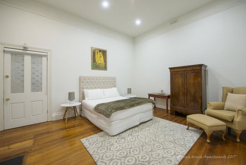 Roxburgh House Apartments - Palm Beach Accommodation 8