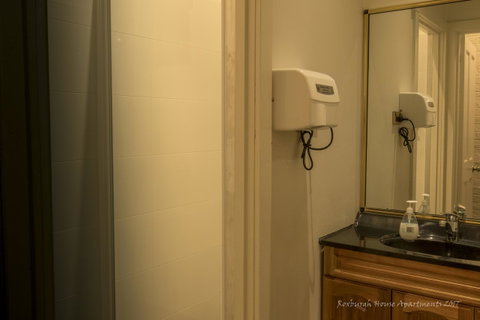 Roxburgh House Apartments - Palm Beach Accommodation 2
