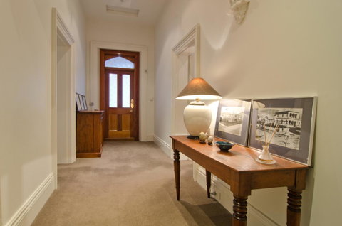 Roxburgh House Apartments - Palm Beach Accommodation 16