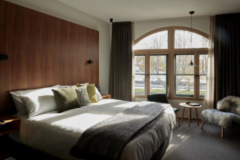 Moss Hotel - Palm Beach Accommodation 8