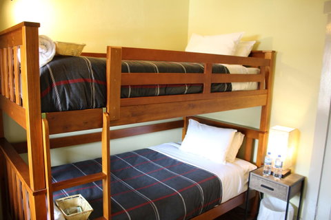 The Tasmanian Inn - Palm Beach Accommodation 24