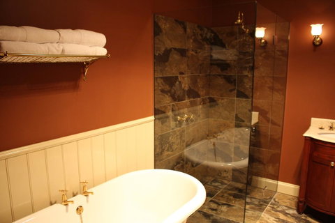 The Tasmanian Inn - Palm Beach Accommodation 12