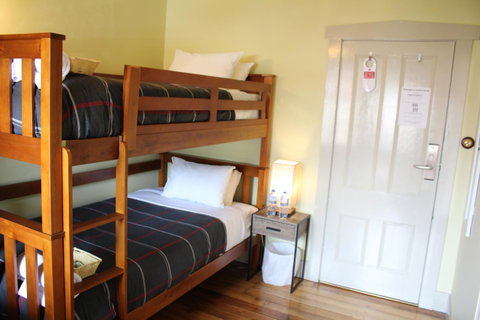 The Tasmanian Inn - Palm Beach Accommodation 23