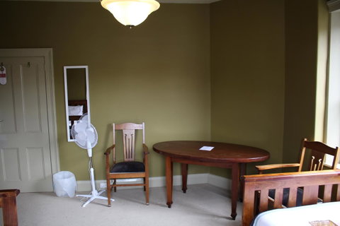 The Tasmanian Inn - Palm Beach Accommodation 28