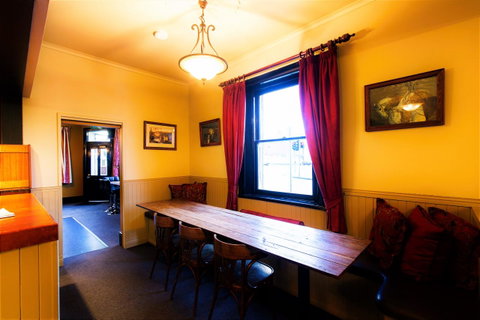 The Tasmanian Inn - Palm Beach Accommodation 38
