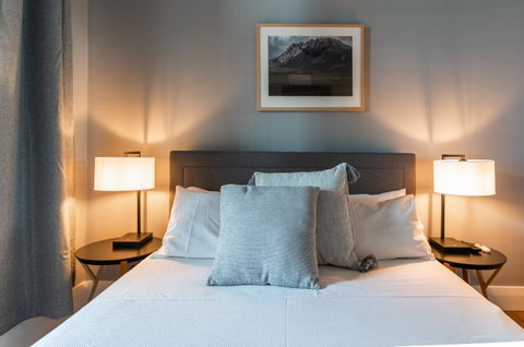The Tasmanian Inn - Palm Beach Accommodation 2