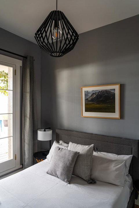 The Tasmanian Inn - Palm Beach Accommodation 1