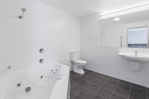 Travelodge Hotel Hobart Airport - Palm Beach Accommodation 11