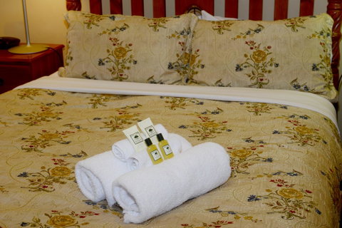 Edinburgh Gallery Bed & Breakfast - Palm Beach Accommodation 44