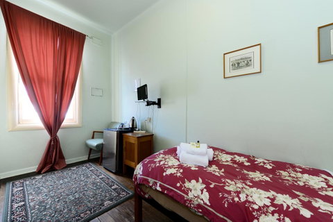Edinburgh Gallery Bed & Breakfast - Palm Beach Accommodation 29