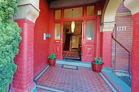 Edinburgh Gallery Bed & Breakfast - Palm Beach Accommodation 1