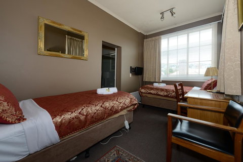 Edinburgh Gallery Bed & Breakfast - Palm Beach Accommodation 7
