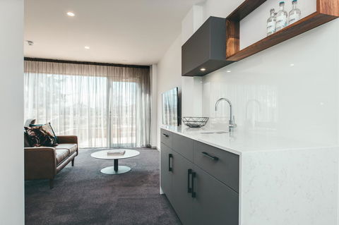 Maylands Lodge - Palm Beach Accommodation 29