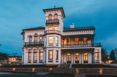 Maylands Lodge - Palm Beach Accommodation 1