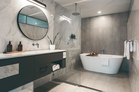 Maylands Lodge - Palm Beach Accommodation 13