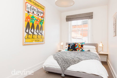 Devine Stays - Westside Apartment On Elizabeth - Palm Beach Accommodation 3