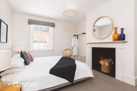 Devine Stays - Westside Apartment On Elizabeth - Palm Beach Accommodation 7