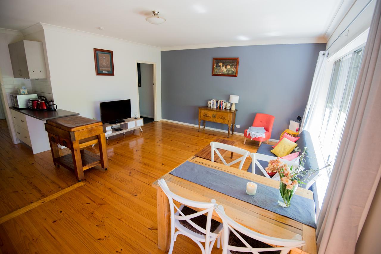 Emu VIC Palm Beach Accommodation