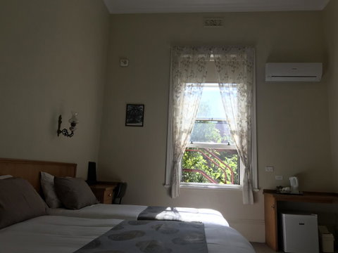 Campbell St Lodge - Palm Beach Accommodation 13