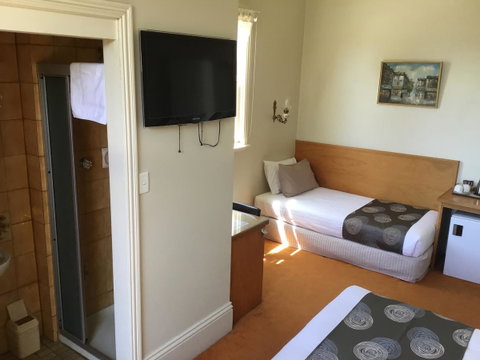 Campbell St Lodge - Palm Beach Accommodation 19