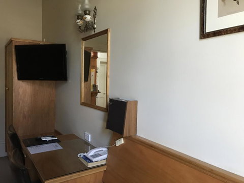 Campbell St Lodge - Palm Beach Accommodation 38
