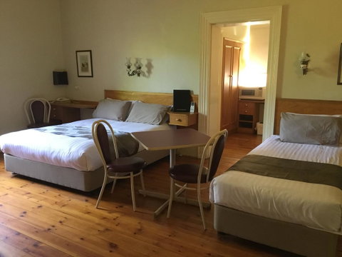 Campbell St Lodge - Palm Beach Accommodation 7