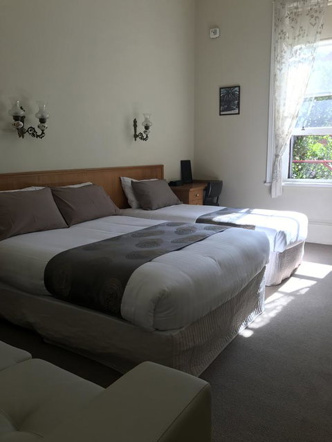Campbell St Lodge - Palm Beach Accommodation 11