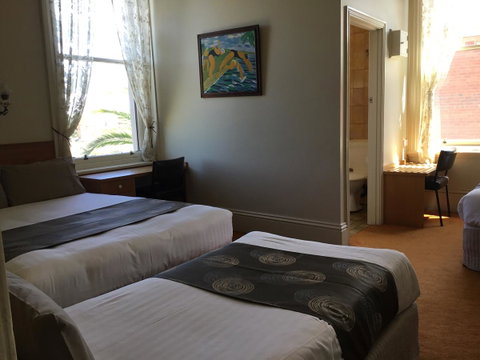 Campbell St Lodge - Palm Beach Accommodation 22