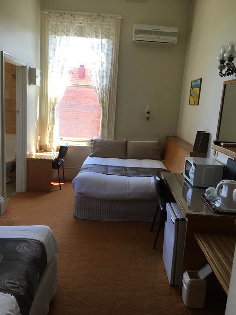 Campbell St Lodge - Palm Beach Accommodation 23
