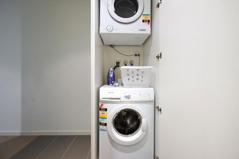 Mono Apartments On Franklin Street - Palm Beach Accommodation 22