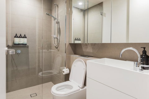 New Eureka 108 Hotel Apartments - Palm Beach Accommodation 10
