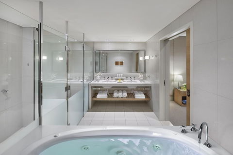 Crown Promenade Melbourne - Palm Beach Accommodation 28