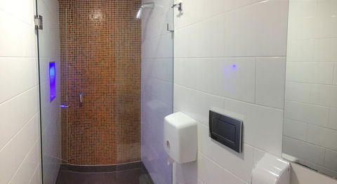 Europa Melbourne - Palm Beach Accommodation 12