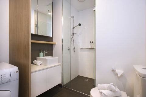Mono Apartments On La Trobe Street - Palm Beach Accommodation 10