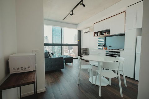 Mono Apartments On La Trobe Street - Palm Beach Accommodation 1