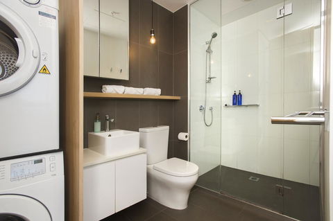 Mono Apartments On La Trobe Street - Palm Beach Accommodation 15
