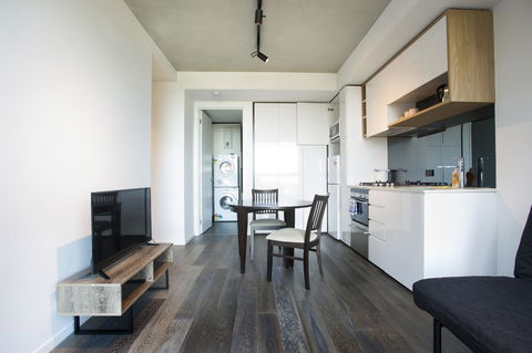 Mono Apartments On La Trobe Street - Palm Beach Accommodation 11