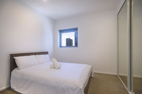 Mono Apartments On La Trobe Street - Palm Beach Accommodation 8