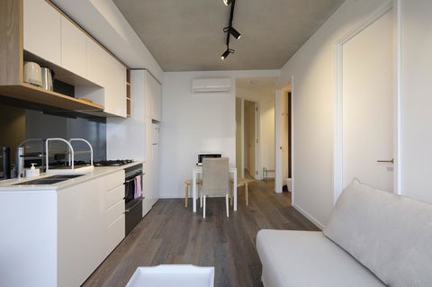 Mono Apartments On La Trobe Street - Palm Beach Accommodation 19