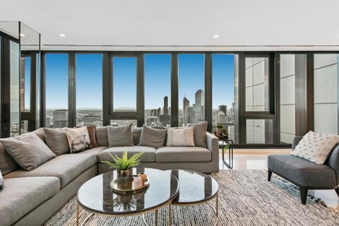 Experience Platinum Hotel Apartments - Palm Beach Accommodation 16