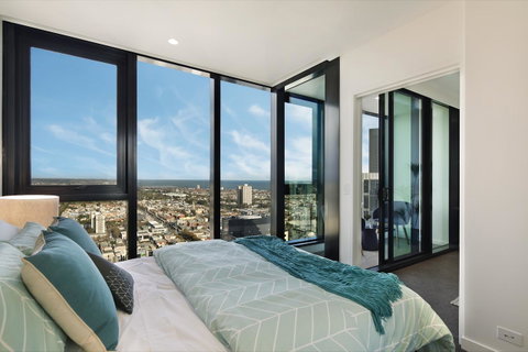 Experience Platinum Hotel Apartments - Palm Beach Accommodation 23