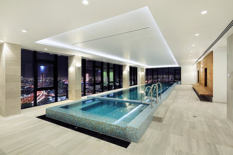 Experience Platinum Hotel Apartments - Palm Beach Accommodation 26