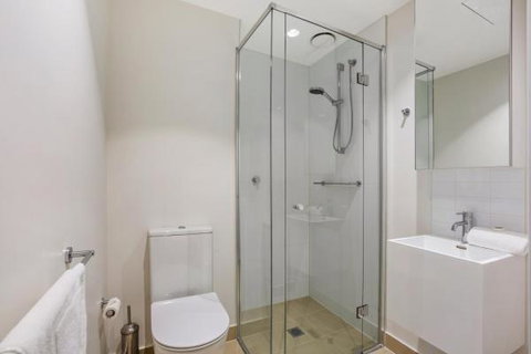 Experience Platinum Hotel Apartments - Palm Beach Accommodation 22