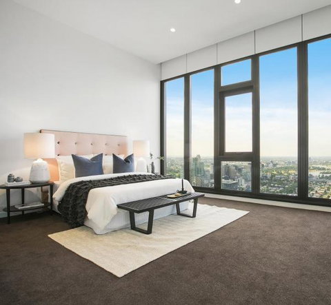 Experience Platinum Hotel Apartments - Palm Beach Accommodation 18