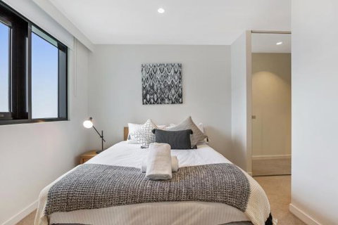 Experience Platinum Hotel Apartments - Palm Beach Accommodation 4