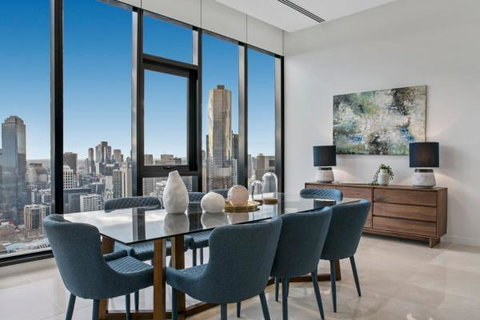 Experience Platinum Hotel Apartments - Palm Beach Accommodation 8