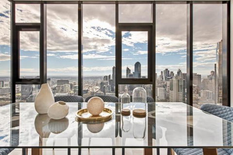 Experience Platinum Hotel Apartments - Palm Beach Accommodation 14