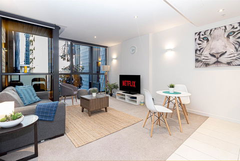Stay Like Home - Palm Beach Accommodation 4